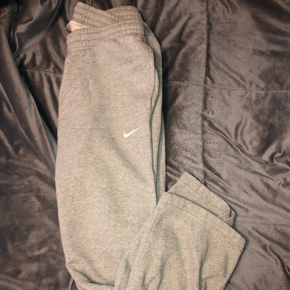 Men’s Nike Fleece Sweatpants- Medium- Gray